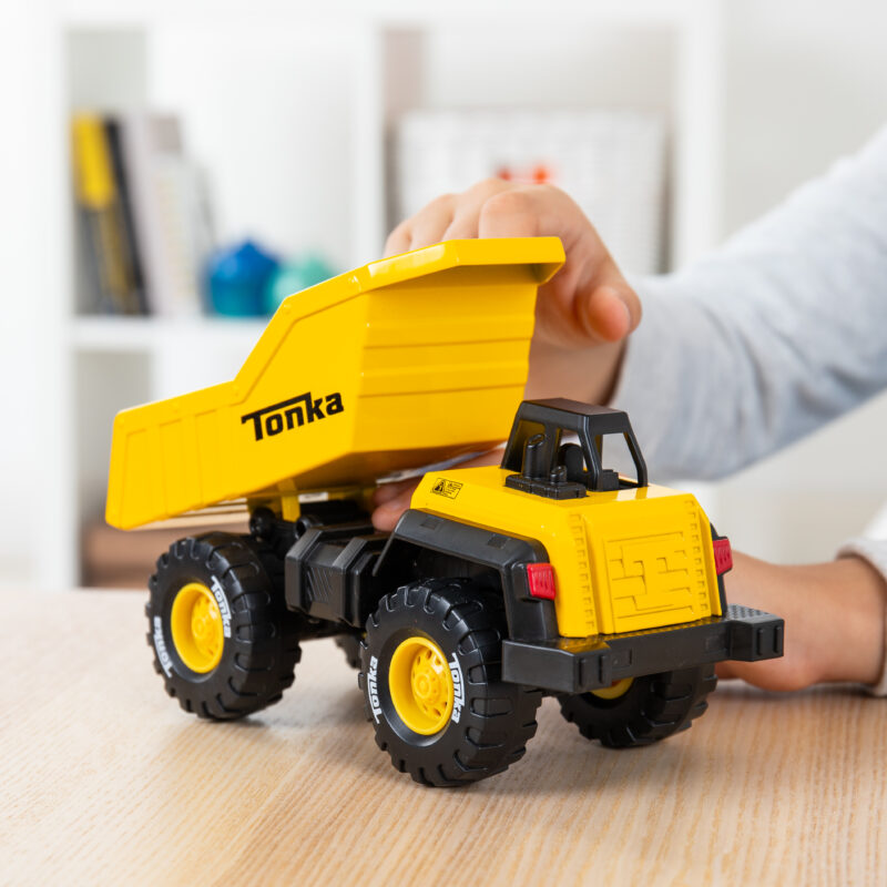 Tonka Classic Dump Truck - US 1679